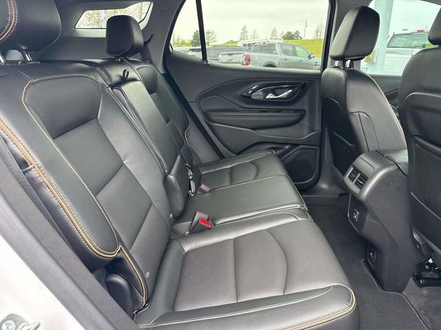 Used 2024 GMC Terrain AT4 image 9