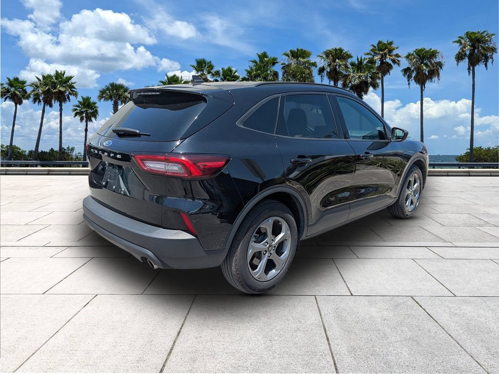 Certified 2025 Ford Escape ST-Line FWD image 8