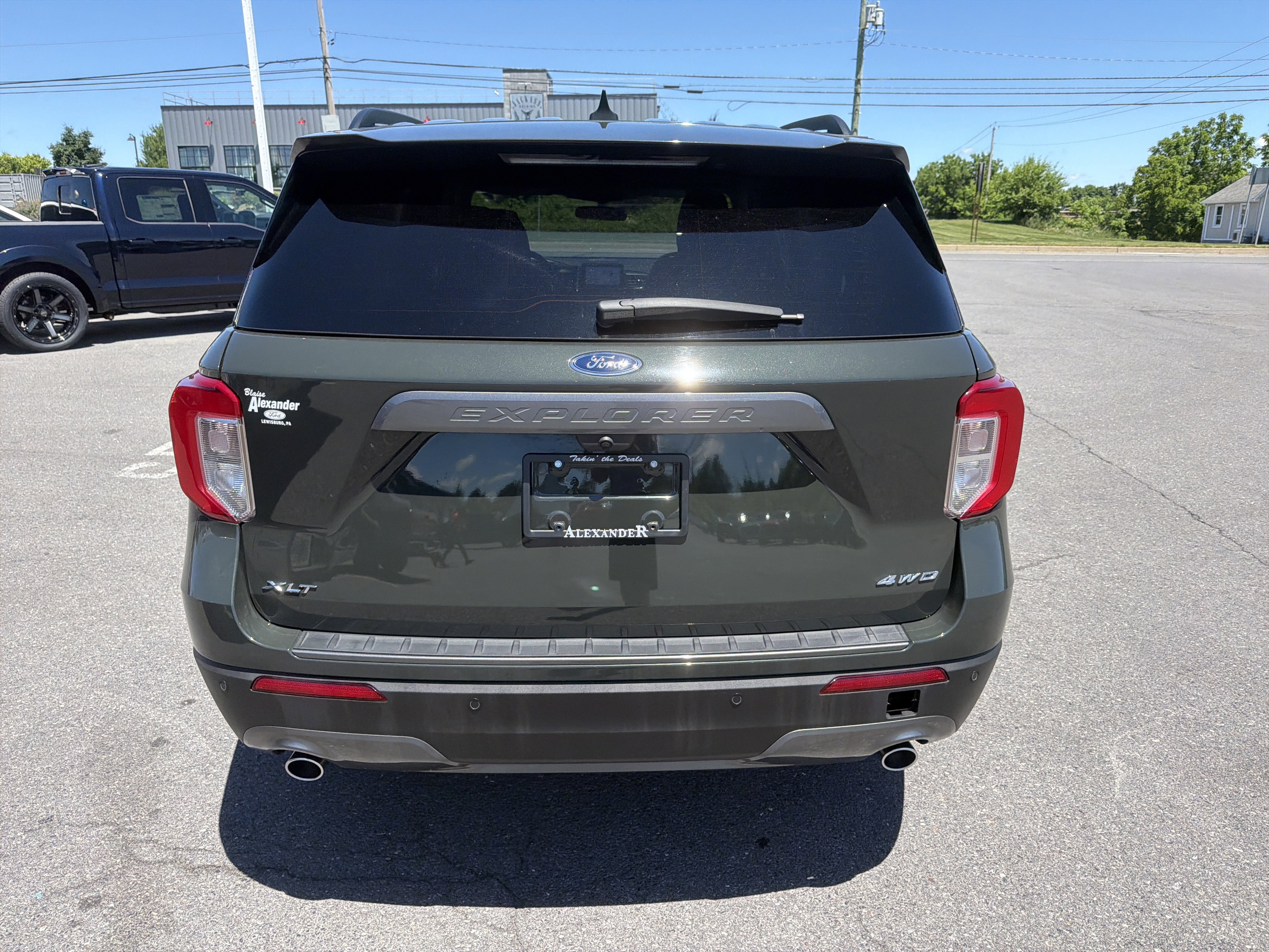 Certified 2024 Ford Explorer XLT w/ Equipment Group 202A AWD/4WD video 4