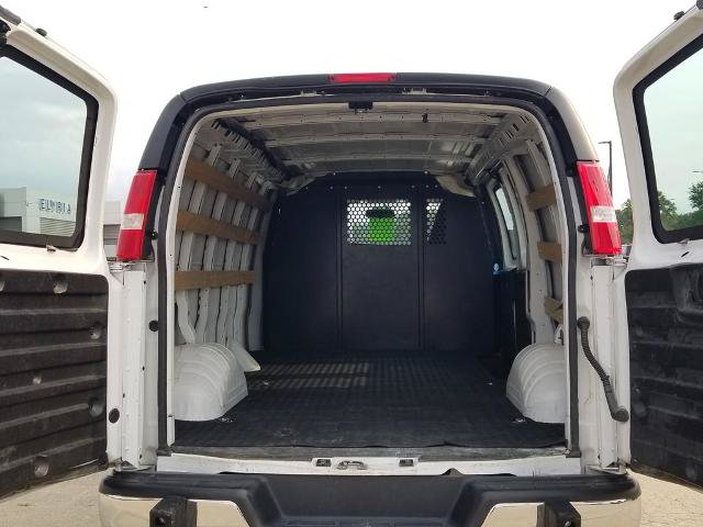 Used 2024 Chevrolet Express 2500 w/ Driver Convenience Package RWD image 4