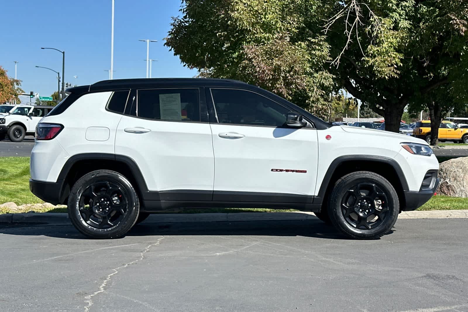 Used 2023 Jeep Compass Trailhawk AWD/4WD image 8