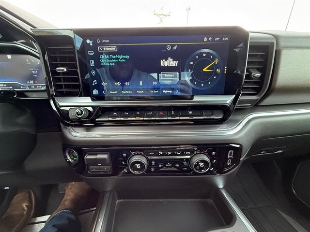 Used 2023 Chevrolet Silverado 1500 High Country w/ High Country Premium Package AWD/4WD image 12