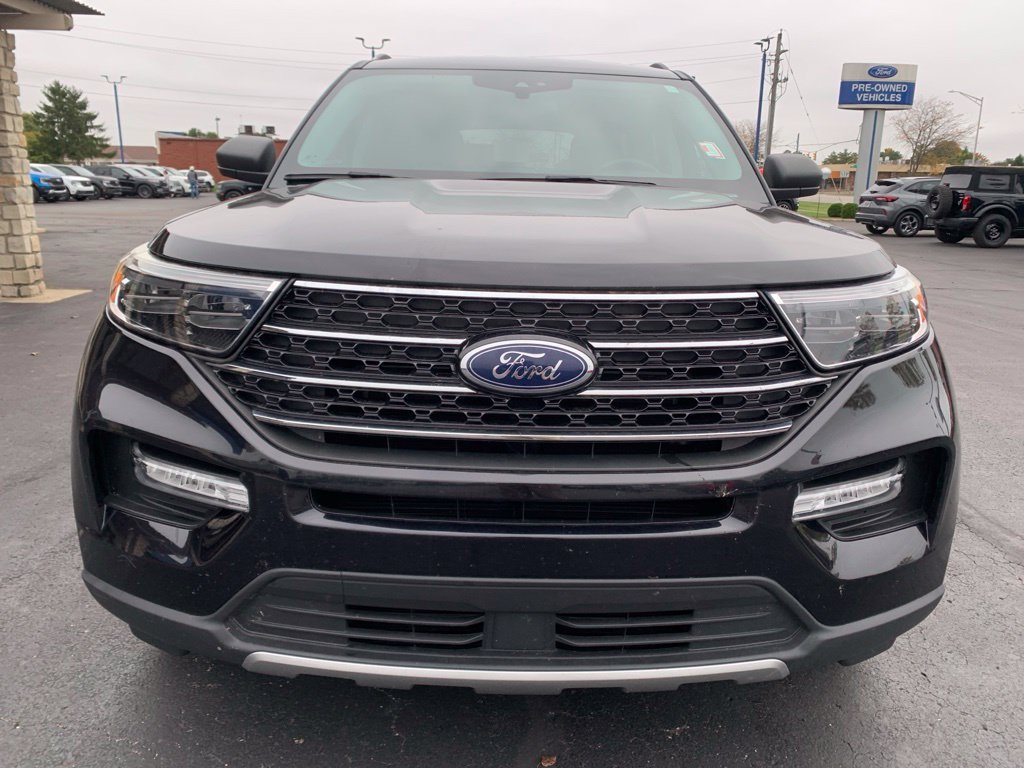 Certified 2021 Ford Explorer XLT w/ Equipment Group 202A AWD/4WD image 9