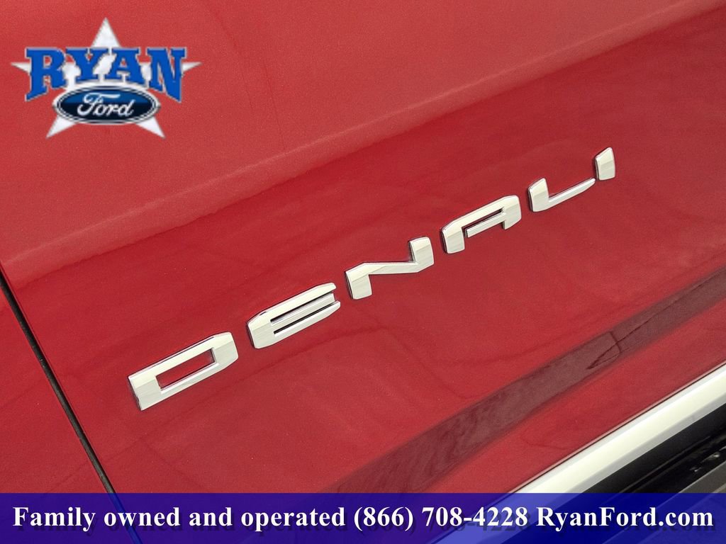 Used 2022 GMC Yukon Denali w/ Denali Premium Package image 8