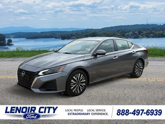 Used 2024 Nissan Altima 2.5 SV FWD image 7