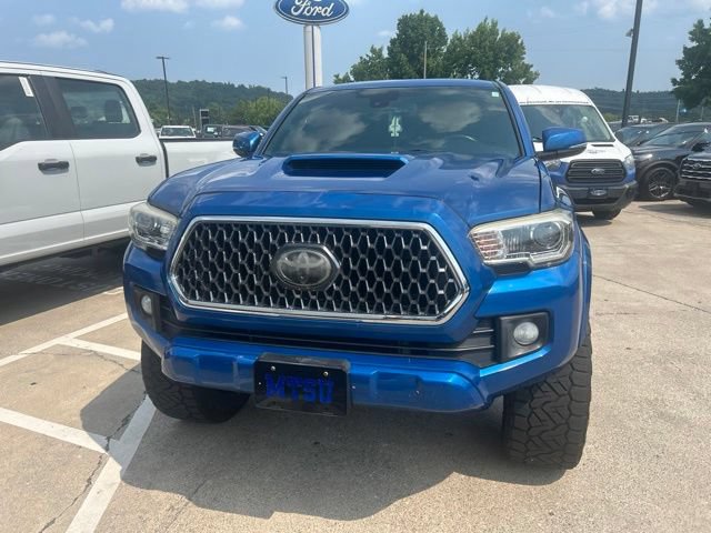 Used 2018 Toyota Tacoma TRD Sport AWD/4WD image 2