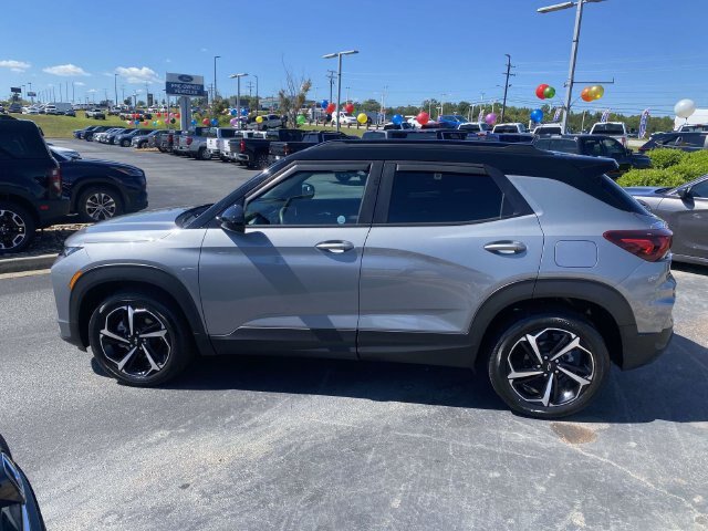 Used 2023 Chevrolet TrailBlazer RS w/ Convenience Package FWD image 4