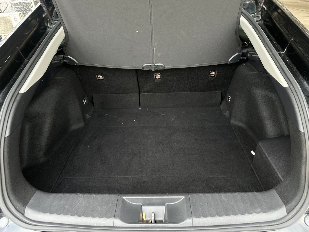 Used 2025 Toyota Prius LE FWD image 14