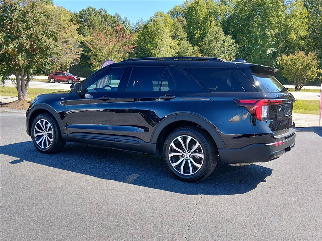 Certified 2026 Ford Explorer ST-Line RWD image 6
