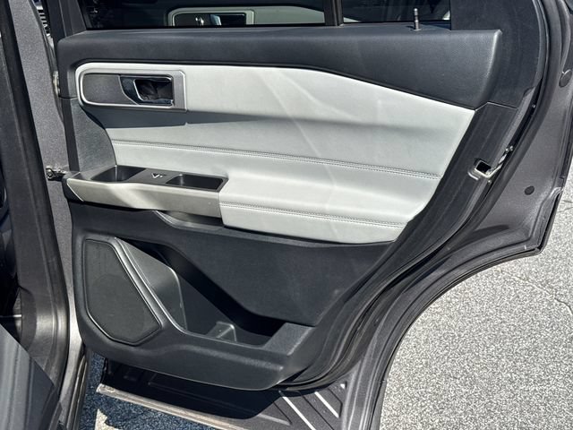 Certified 2021 Ford Explorer XLT w/ Equipment Group 202A RWD image 18