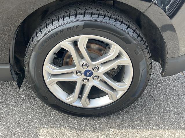 Certified 2018 Ford Edge Titanium w/ Equipment Group 301A image 21