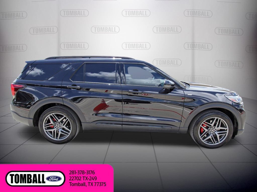 Certified 2025 Ford Explorer ST-Line w/ Premium Package RWD image 9