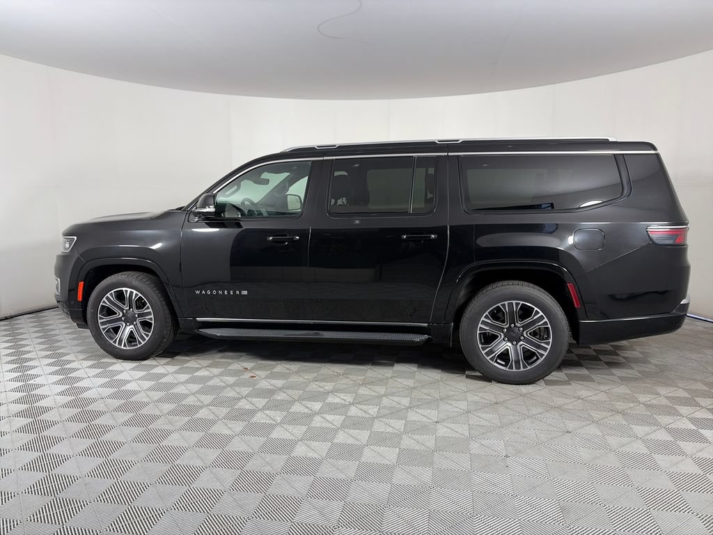 Used 2024 Jeep Wagoneer L Series II w/ Flexible Seating Group AWD/4WD image 4