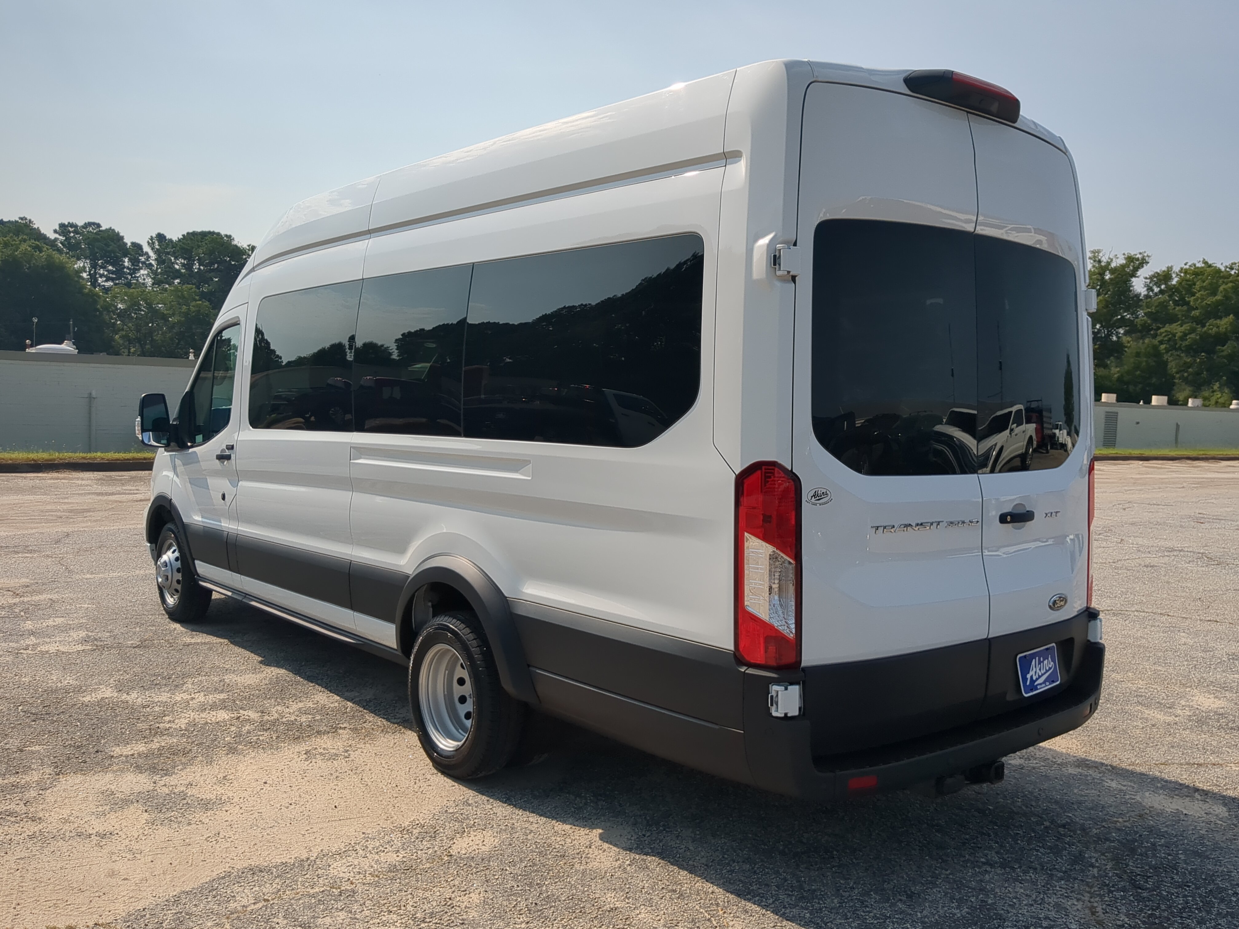 Certified 2025 Ford Transit 350 XLT RWD image 5