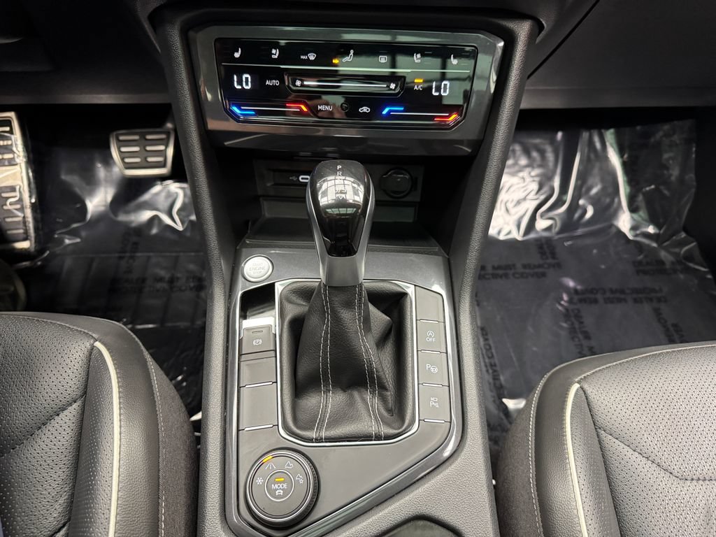 Used 2024 Volkswagen Tiguan SEL R-Line AWD/4WD image 20
