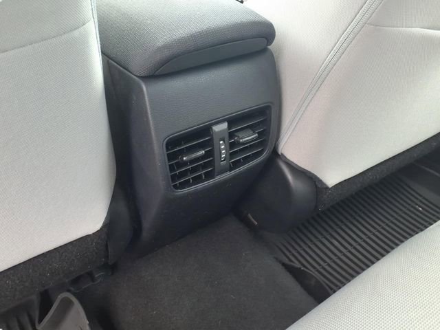 Used 2022 Toyota Corolla Cross L AWD/4WD image 10