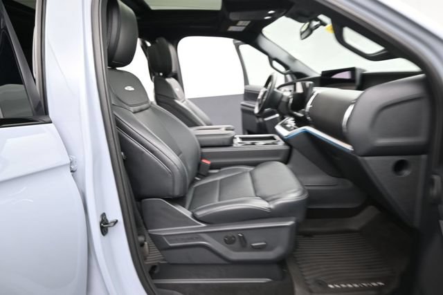 Certified 2026 Ford Expedition Platinum w/ Stealth Performance Package AWD/4WD image 32
