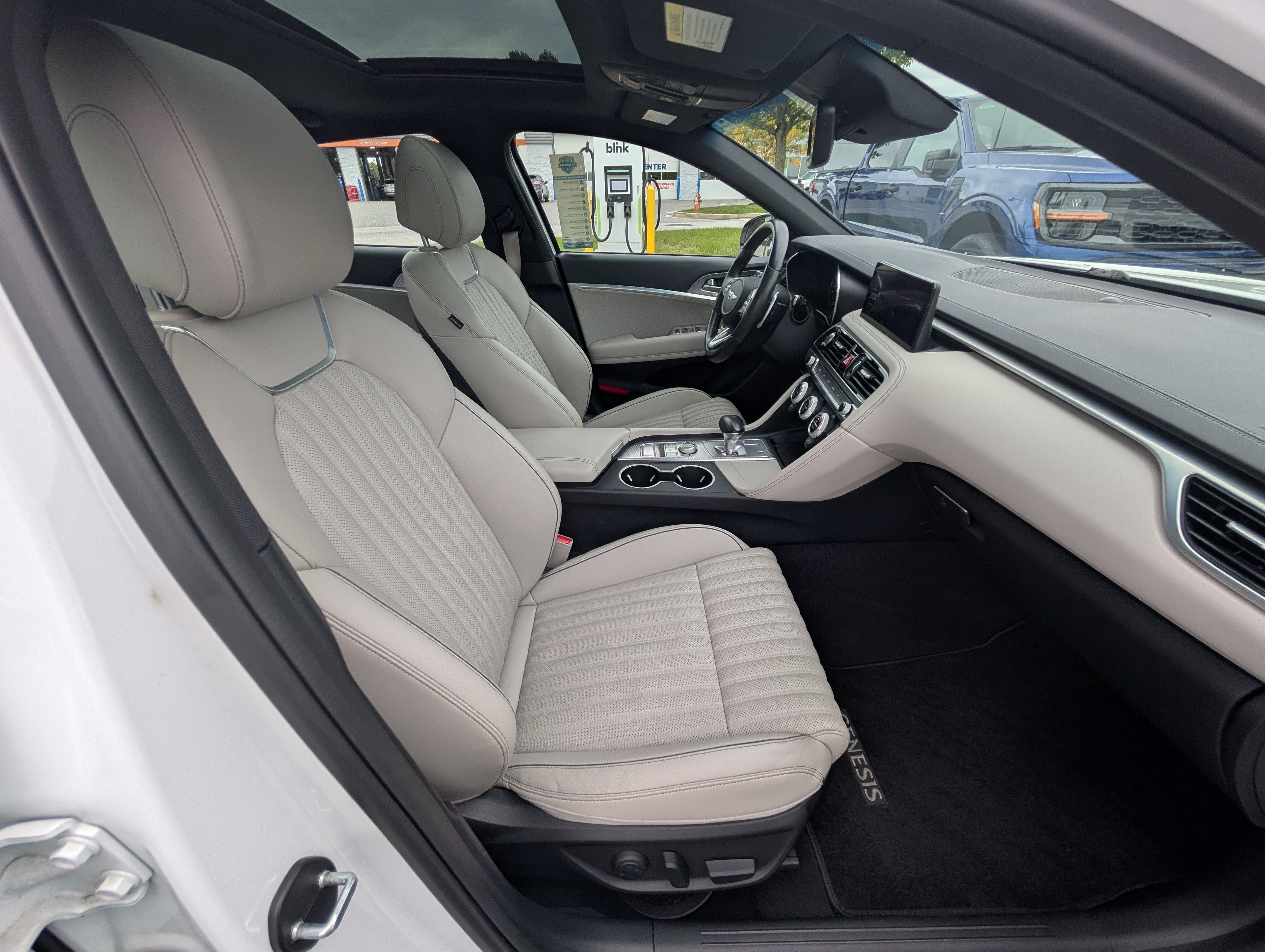 Used 2022 Genesis G70 3.3T w/ Sport Advanced Package AWD/4WD image 9