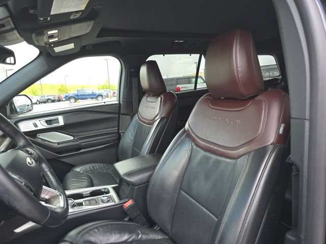 Certified 2020 Ford Explorer Platinum w/ Premium Technology Package AWD/4WD image 13