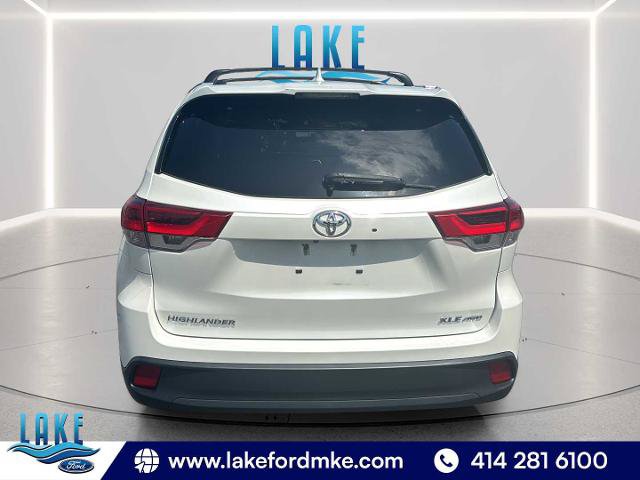 Used 2019 Toyota Highlander XLE AWD/4WD image 14