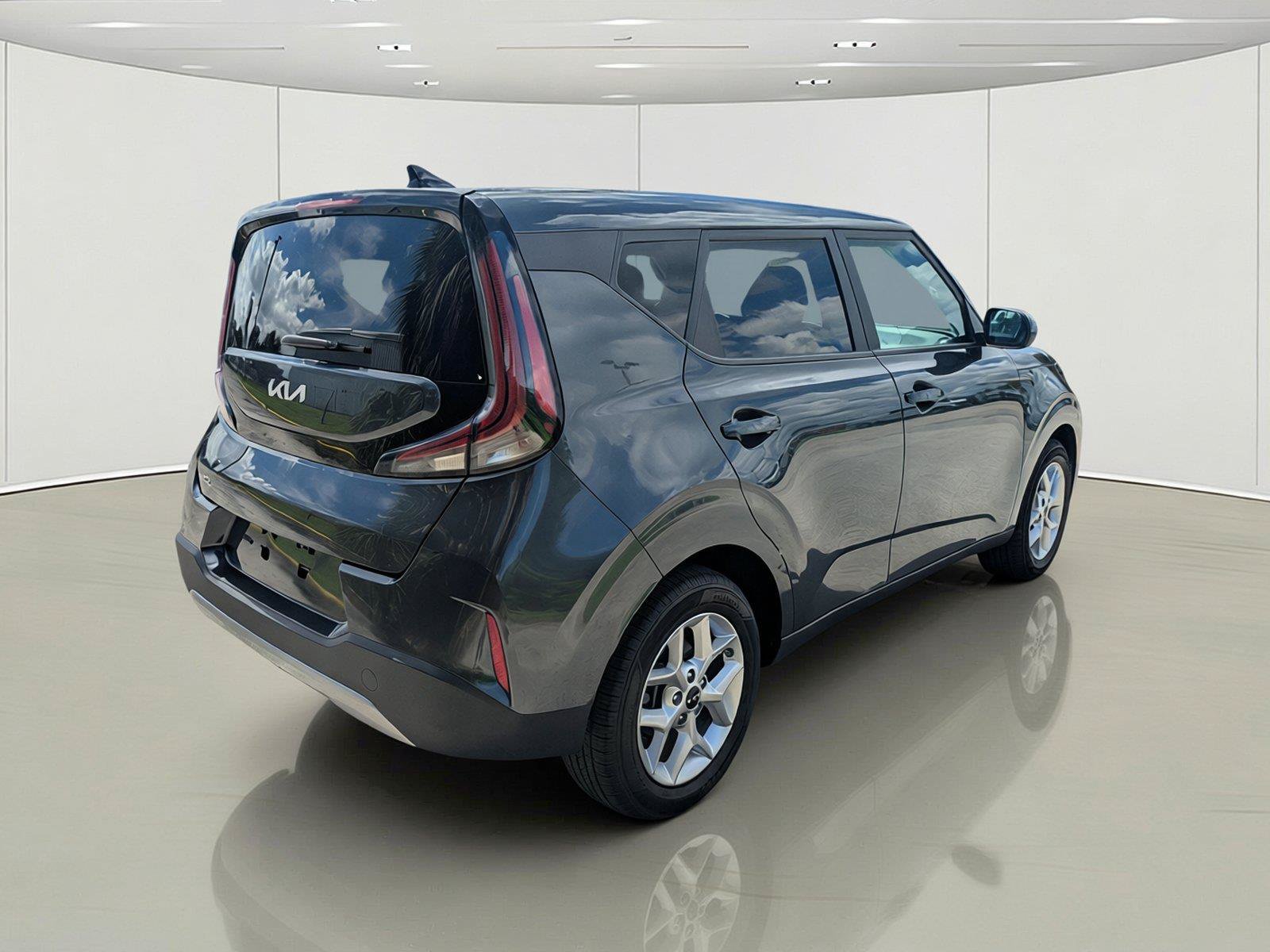 Used 2024 Kia Soul LX w/ Option Group 015 FWD image 6