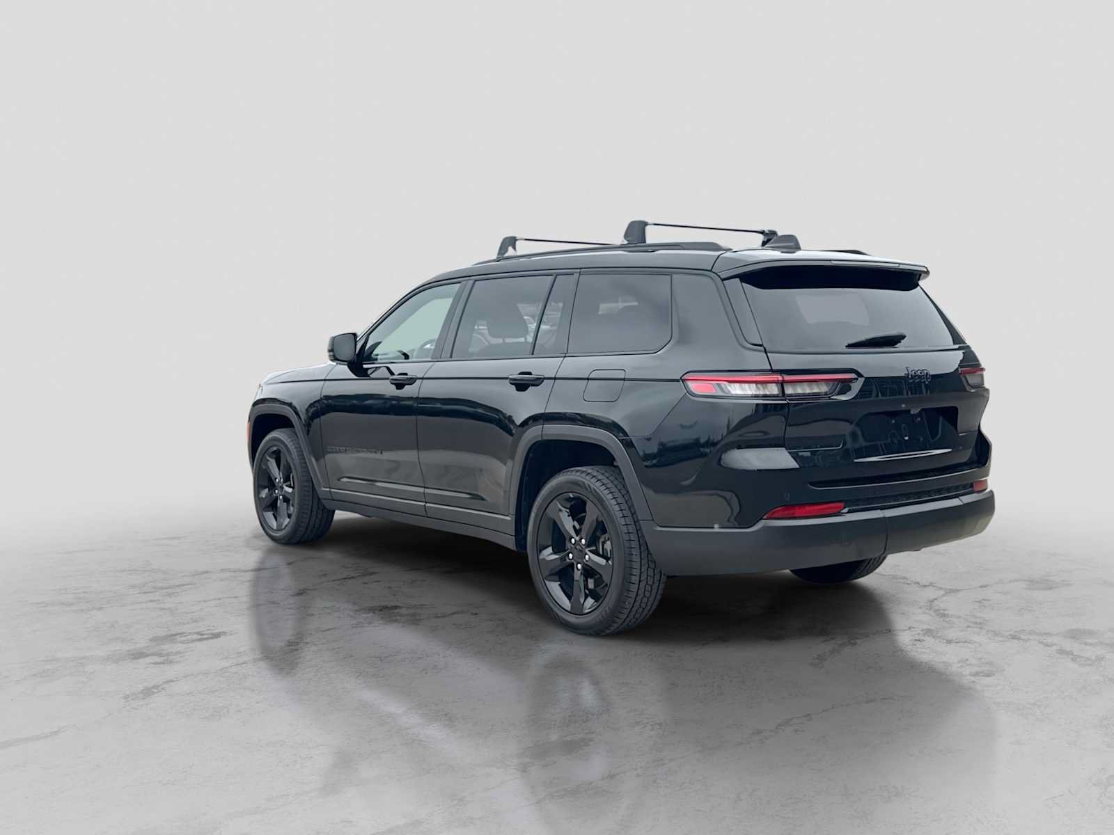 Used 2023 Jeep Grand Cherokee L Laredo AWD/4WD image 4