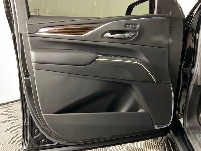 Used 2023 Cadillac Escalade ESV Premium Luxury image 12