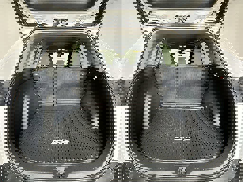 Used 2023 Toyota RAV4 LE image 21