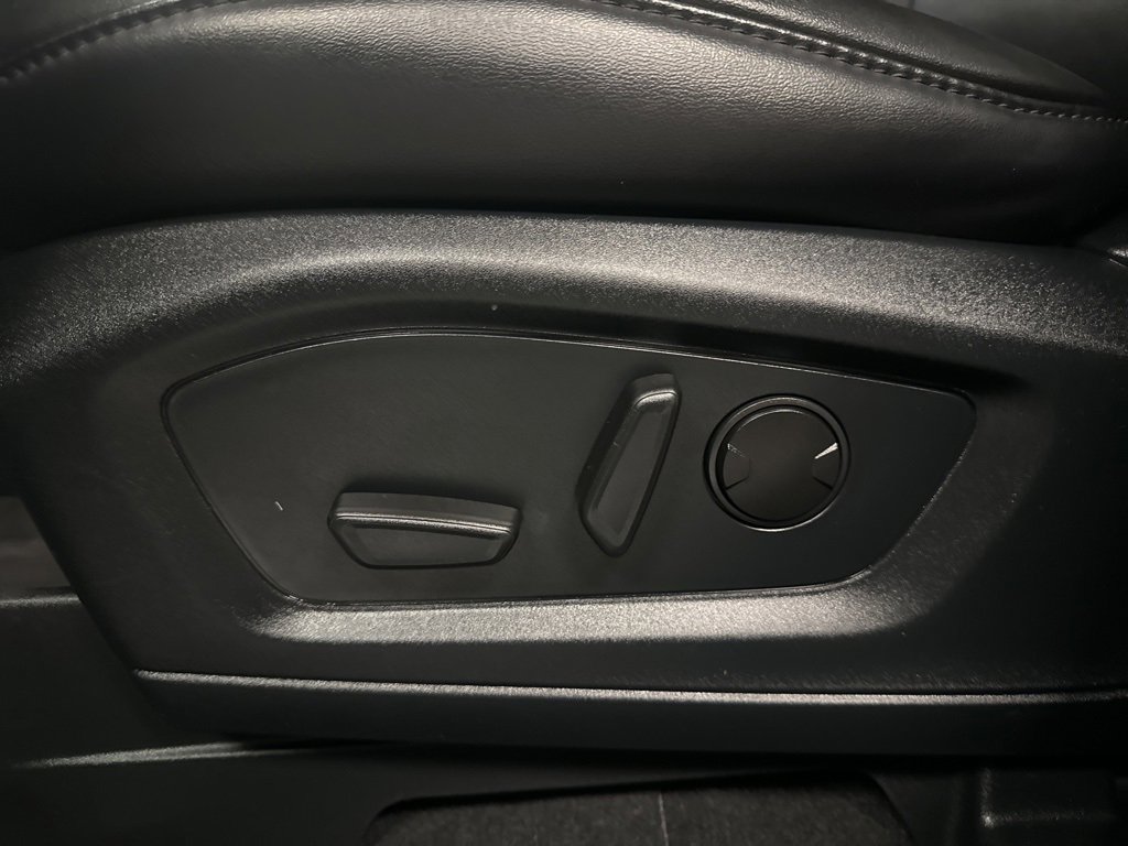 Certified 2023 Ford Explorer XLT w/ Equipment Group 202A image 4