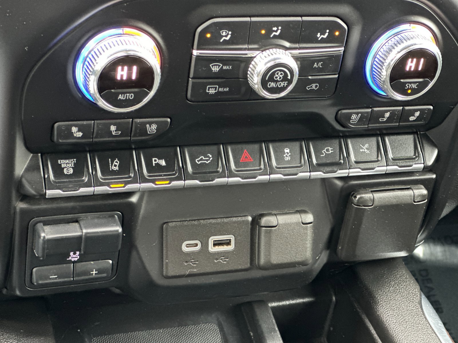 Used 2021 GMC Sierra 3500 Denali w/ Denali Ultimate Package image 20