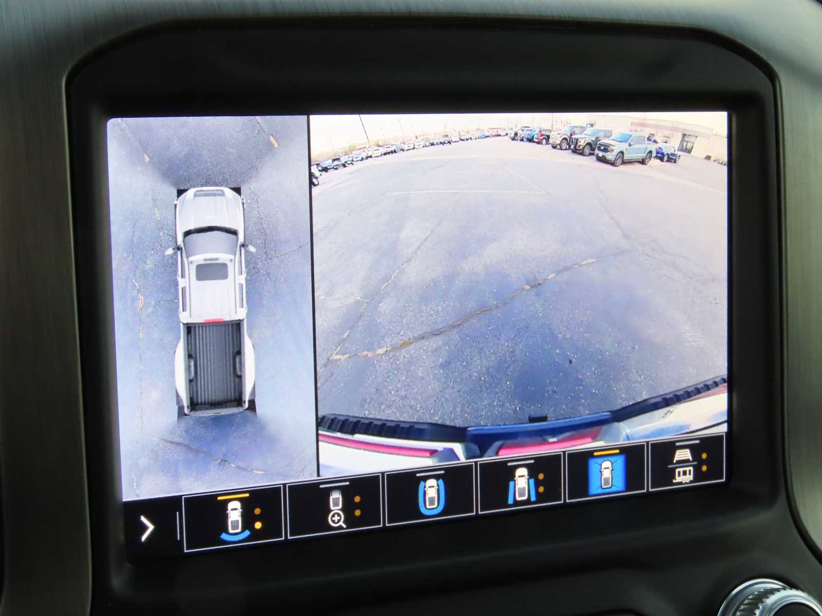 Used 2022 GMC Sierra 3500 Denali w/ Denali Ultimate Package image 32