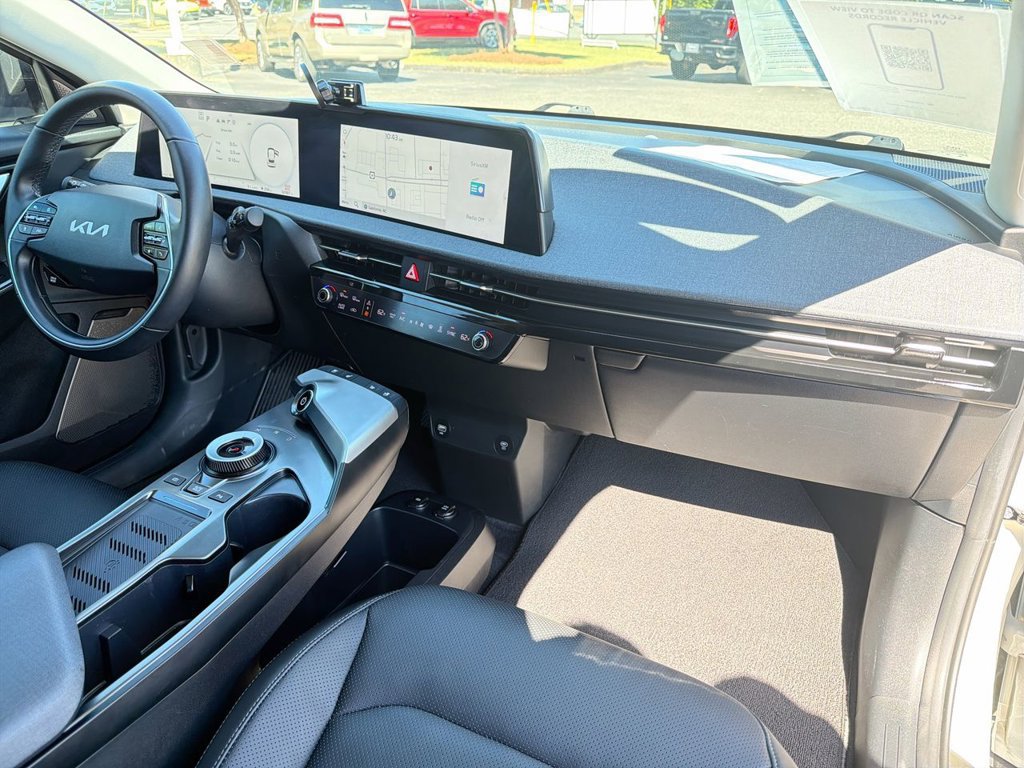 Used 2023 Kia EV6 Wind RWD image 29