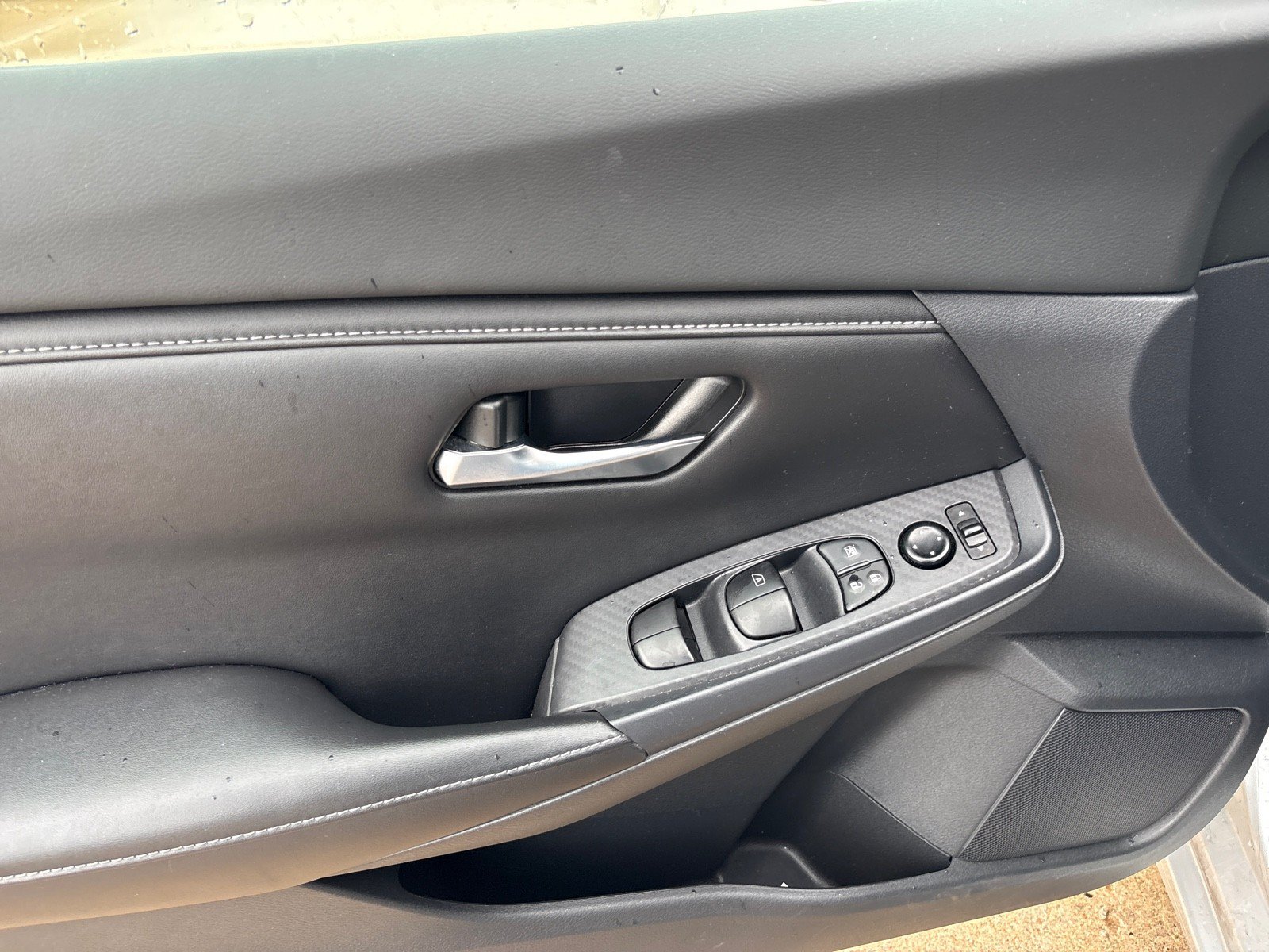 Used 2022 Nissan Sentra SV FWD image 12