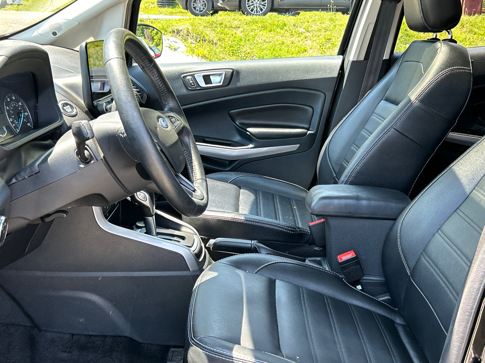 Certified 2022 Ford EcoSport Titanium AWD/4WD image 10