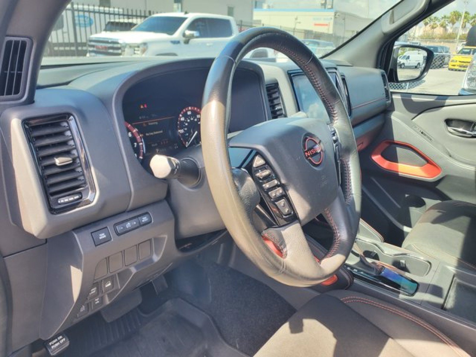 Used 2024 Nissan Frontier PRO-4X w/ Off-Road Protection Package AWD/4WD image 9