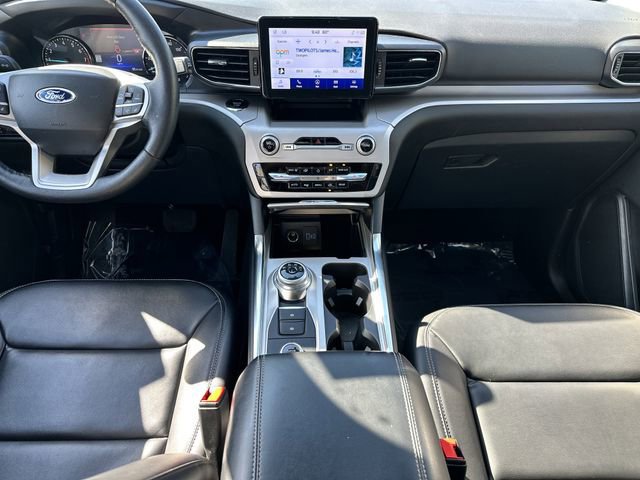 Certified 2023 Ford Explorer XLT w/ Equipment Group 202A image 17