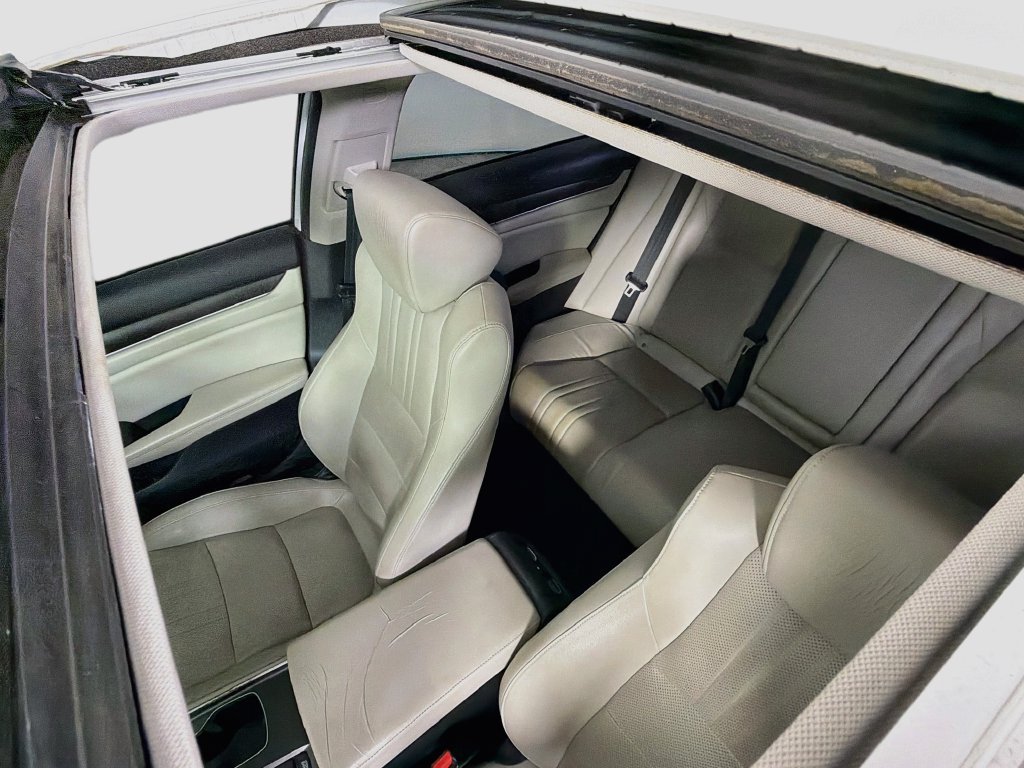 Used 2018 Honda Accord Touring image 15