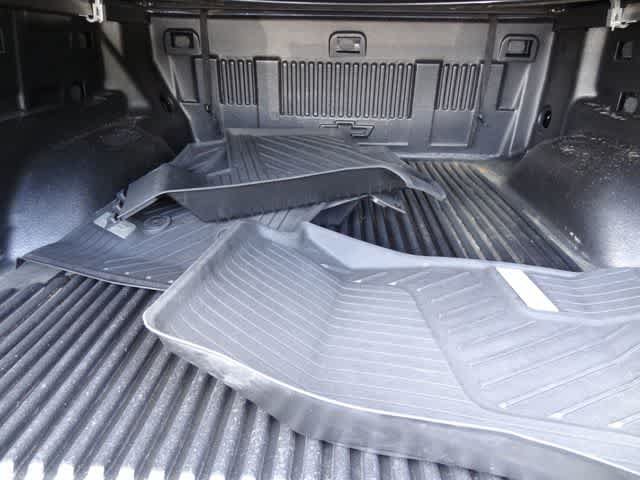 Used 2020 Chevrolet Colorado LT w/ LT Convenience Package RWD image 9