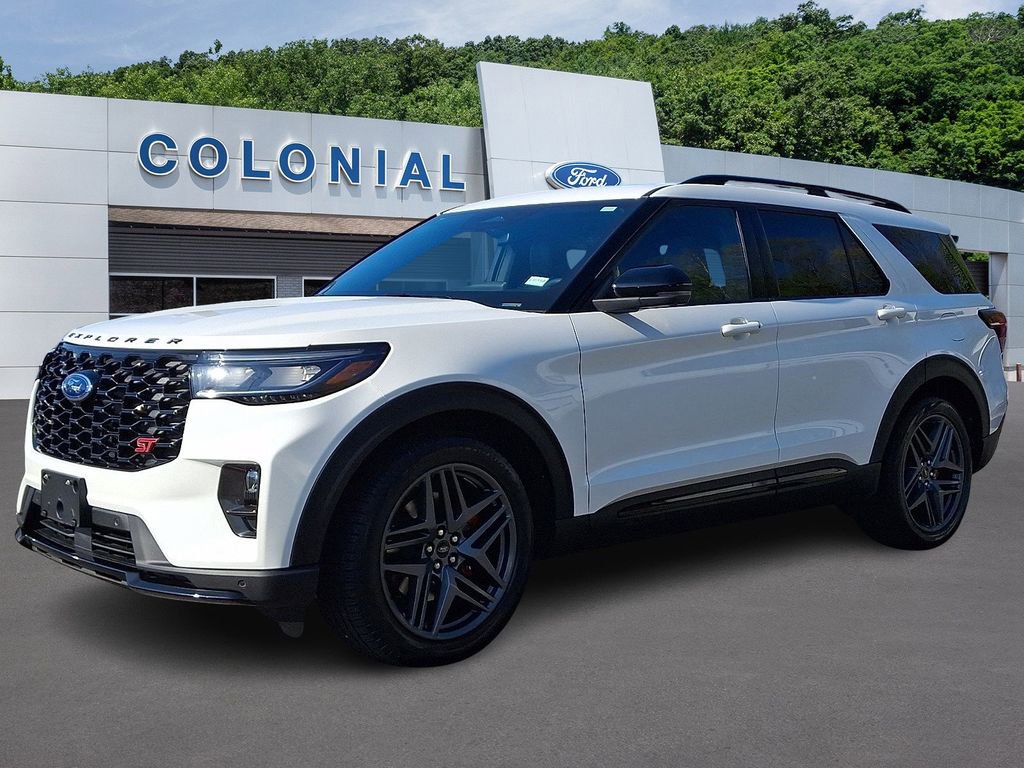 Certified 2025 Ford Explorer ST AWD/4WD image 3