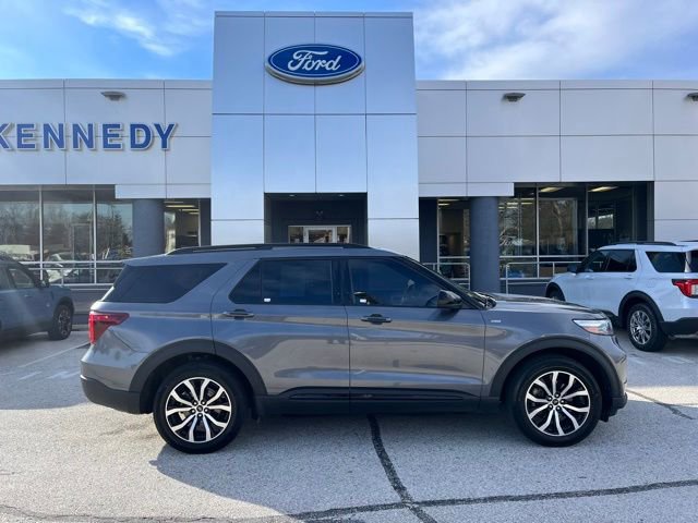 Certified 2022 Ford Explorer ST-Line w/ Class IV Trailer Tow Package image 12