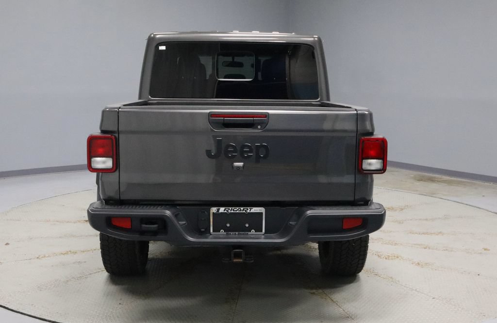 Used 2024 Jeep Gladiator Sport AWD/4WD image 9
