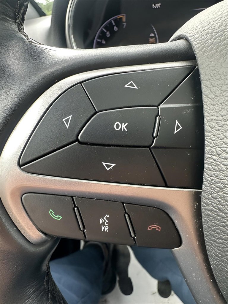 Used 2021 Jeep Grand Cherokee Laredo X image 25