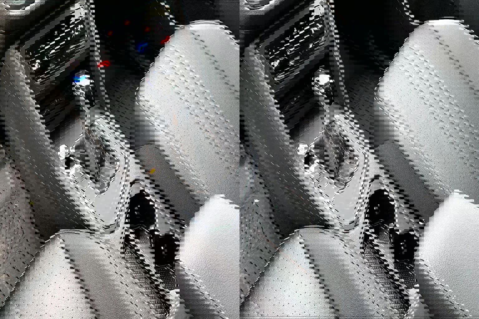 Used 2022 Volkswagen Tiguan SE image 17