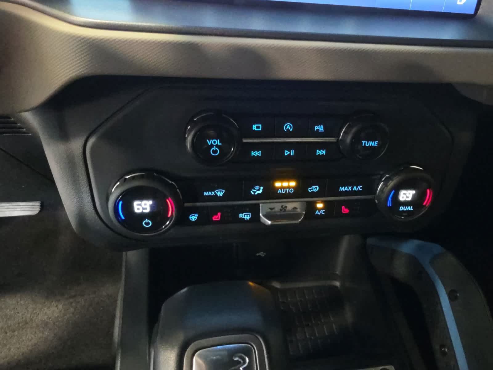 Certified 2024 Ford Bronco Wildtrak AWD/4WD image 29