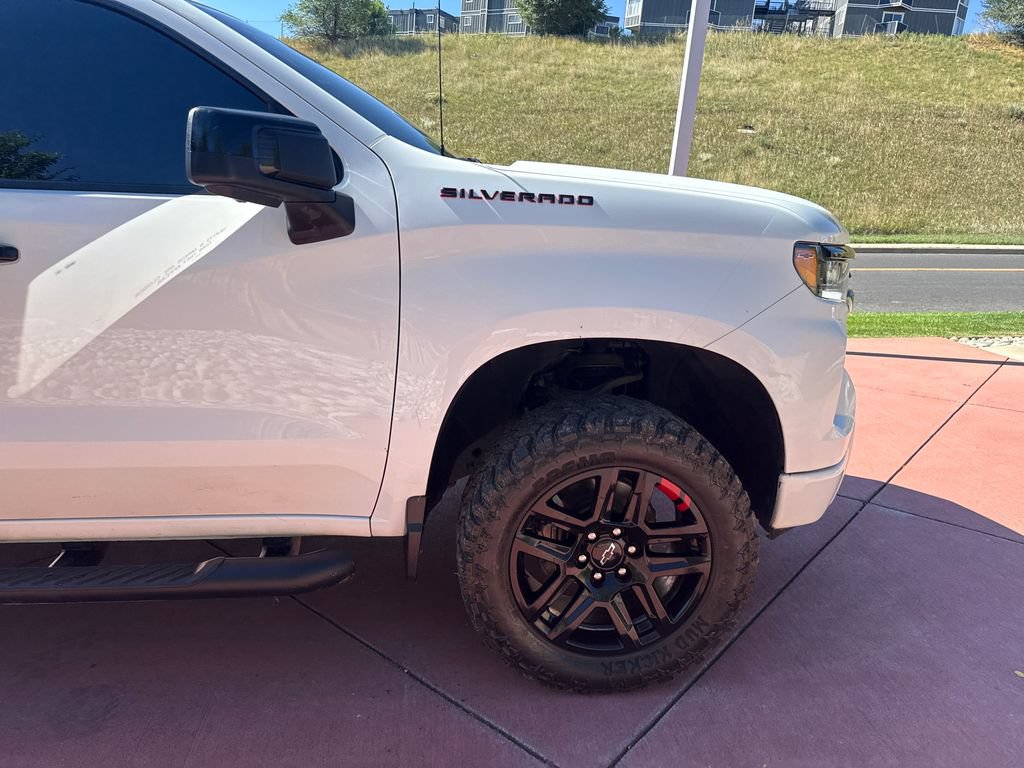 Used 2023 Chevrolet Silverado 1500 RST w/ Redline Edition AWD/4WD image 32