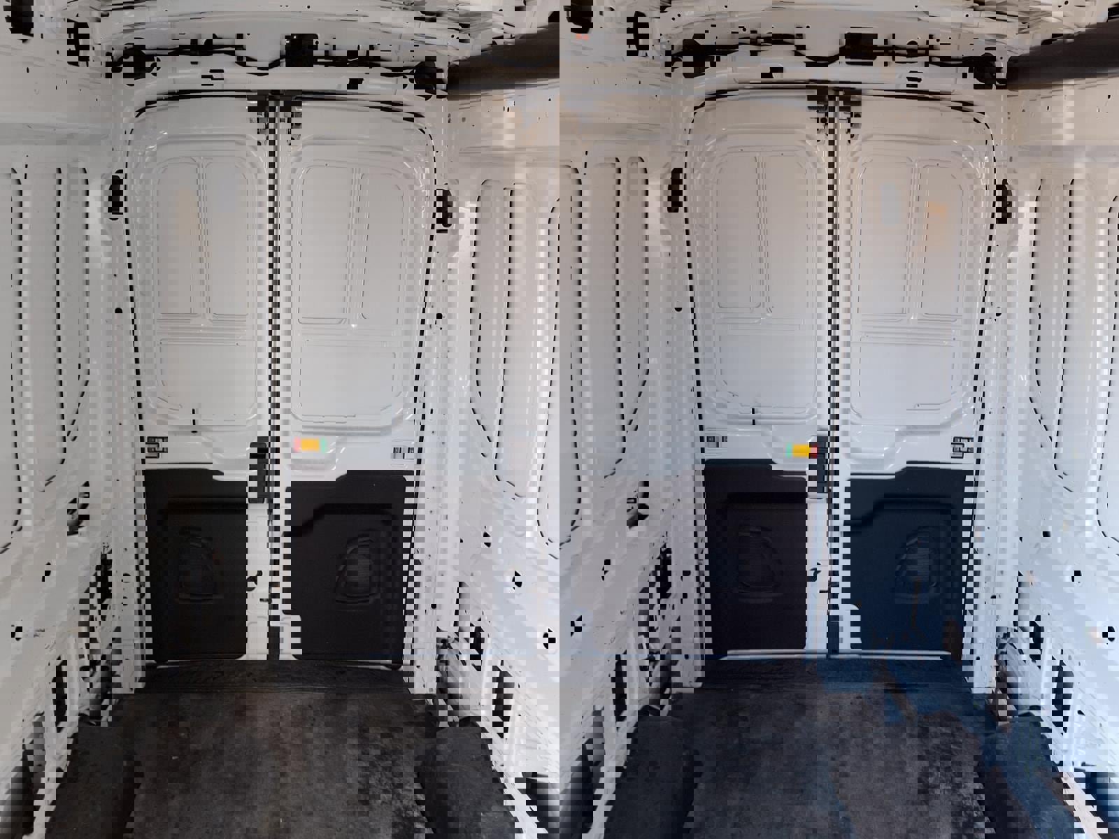 Certified 2022 Ford E-Transit Base image 5