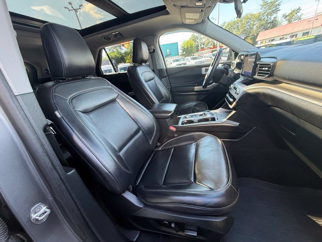Certified 2021 Ford Explorer XLT w/ Equipment Group 202A AWD/4WD image 15