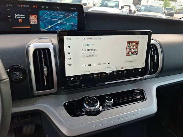 Certified 2025 Ford Expedition Active AWD/4WD image 31
