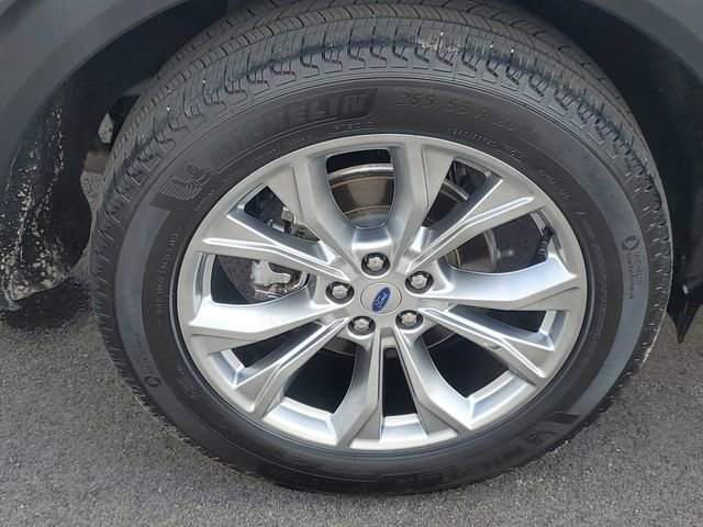 Certified 2024 Ford Explorer XLT w/ Equipment Group 202A image 5