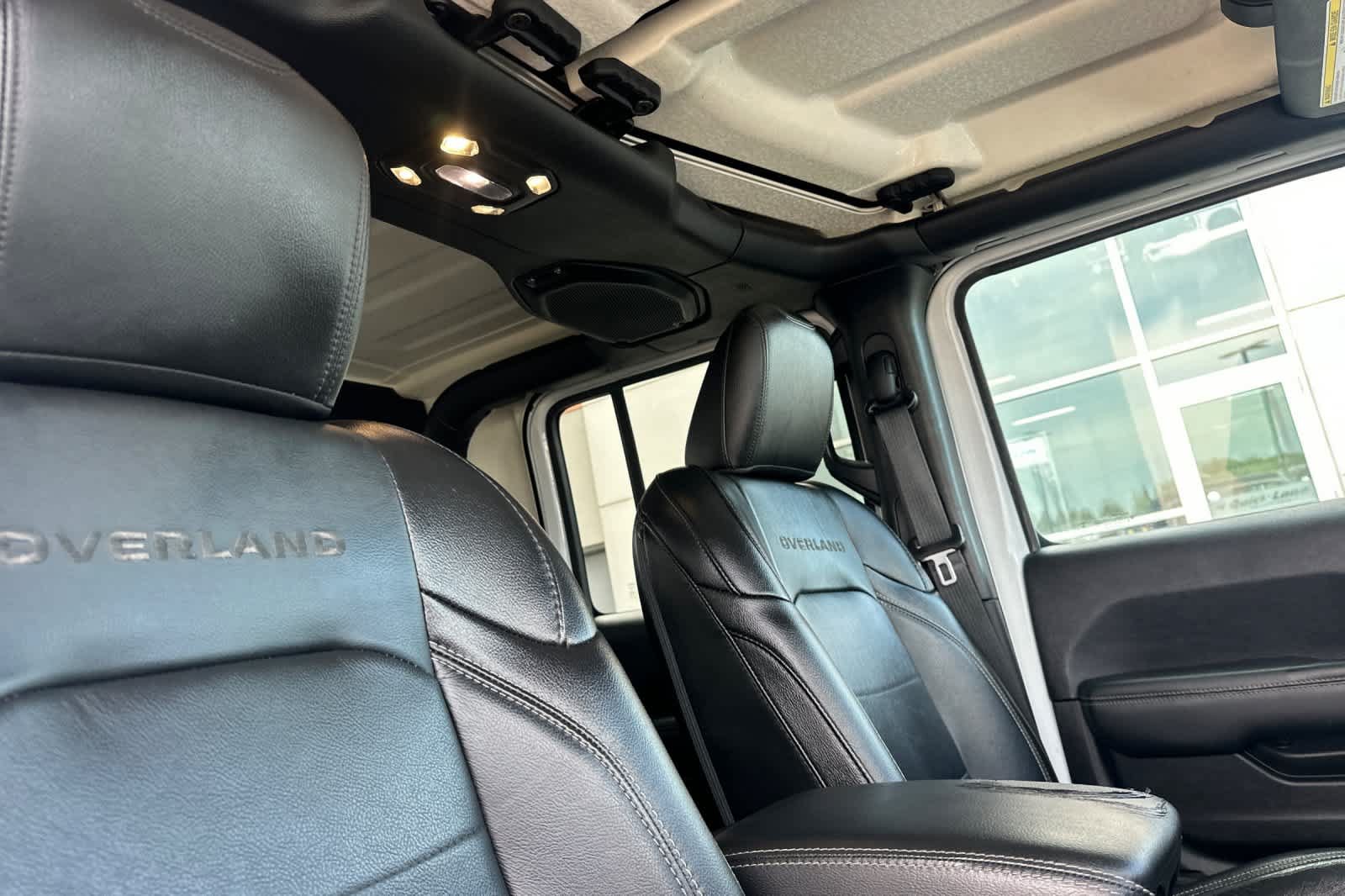 Used 2020 Jeep Gladiator Overland AWD/4WD image 16